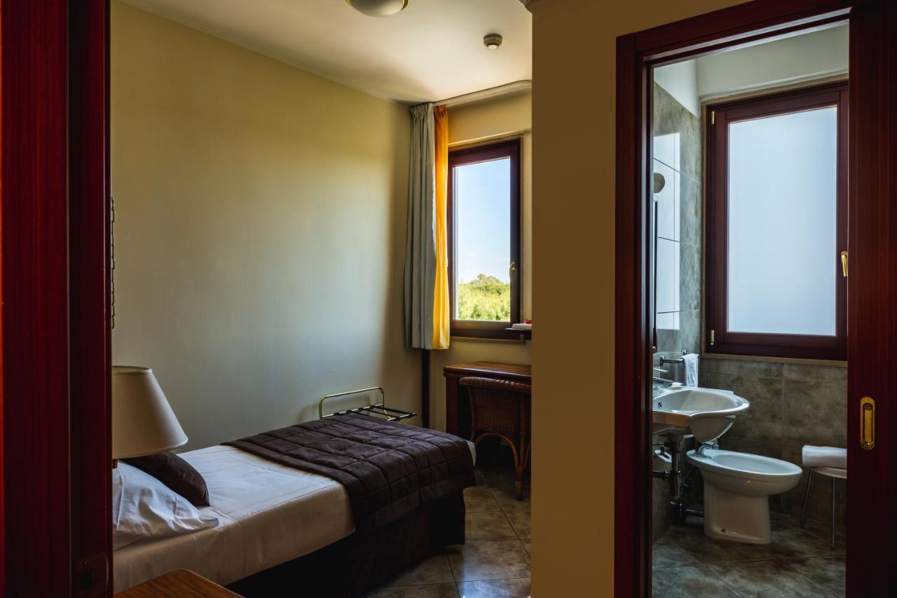 Apulia Taranto Ara Solis 4*